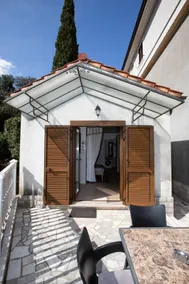 Bungalow with Sea View - Image 2