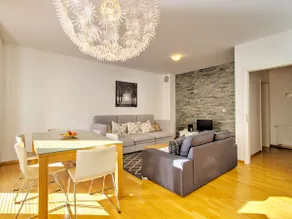 Sun and Spa Apartment - Image 3