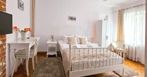 Incredibile casa con bellissimo giardino, 5 camere da letto, terrazza, nel centro della città - Image 3