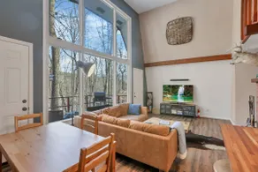 The Reed – A Cozy Cabin in the Woods - Image 4