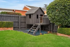 Park on Park (4 bedrooms, sleeps 7- 2.5 bathrooms) - Image 2