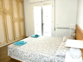 Dejlig lige renoveret lejlighed på havet med 3 soveværelser og 2 badeværelser. - Image 5