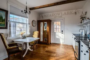 Meadowlark Cottage apartment, private entrance - Image 4
