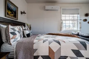 Meadowlark Cottage apartment, private entrance - Image 3