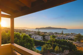 Seaview Garden Villa - Heated Pool & Sauna - Image 2
