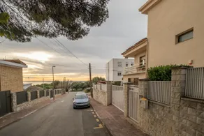 Flat near the beach - Image 4