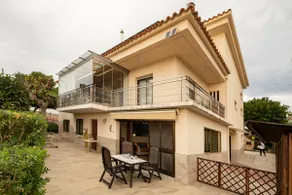 Flat near the beach - Image 2
