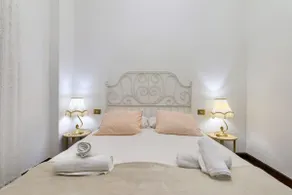 Stately apartment with views by The Urban Hosts - Image 4