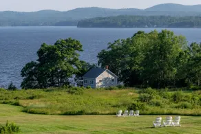 Oceanfront Shore Cottage - Newly Renovated - Image 3