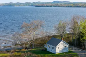 Oceanfront Shore Cottage - Newly Renovated - Image 2