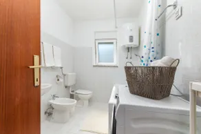 Apartment Tesic close to the sea with shared 4xbicycles - Image 5