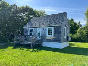 Ocean View Lawn Cottage - Newly Renovated 2024 - Image 5