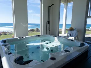 Luxe Villa + Private Hot Tub + Sauna + Fireplace - Image 5