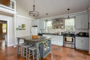 Charming Tropical Cottage - Image 3
