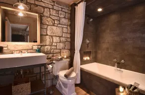 Charming Bed & Bath Suite Available Nightly - Image 4