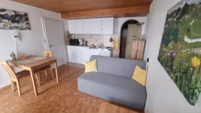 Spacious apartment with 2 bedrooms and stunning mountain views - Image 2