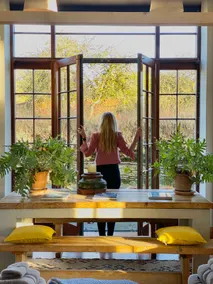Stylish Georgian Stable Yard Studio Apartment - Image 4
