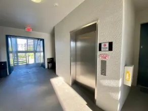 WATER View 4BR/Elevator/DISNEY Area - Image 4
