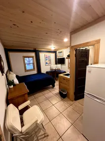 Cozy Shack, Hot Tub,Full Kitchen,Private Entrance! - Image 5