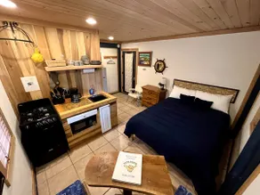 Cozy Shack, Hot Tub,Full Kitchen,Private Entrance! - Image 3