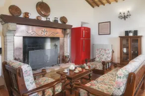 Unplug at a 17th-Century Farmhouse Enveloped by Olive Groves - Image 5