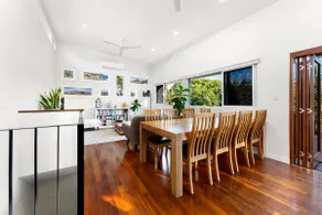 Spacious and close to everything - Image 3