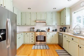 5 min walk to Beach, Sleeps 11, perfect for family - Image 2