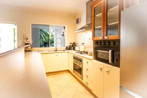 Extra large 2bdrm Mediterranean-Style Resort Apartment - recently refurbished! - Image 2