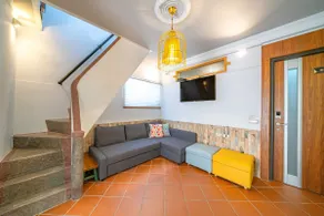 Entire Home 6–8 | 2 Parking | Near Train Station - Image 3
