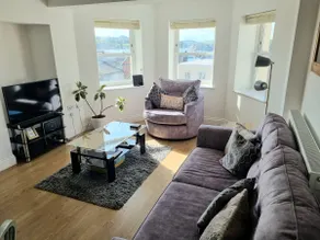 Pure B - Exceptional views of Tamar & Royal William Yard with Free Parking & Wifi - Image 4
