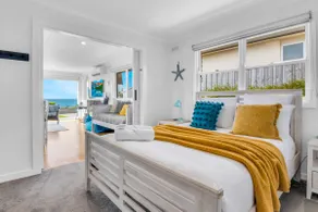 Talisman Stunning Clifftop Ocean Views - Image 4