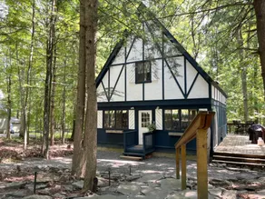 Secret Getaway Nestled in a Woodland Setting - Image 3