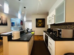 Super location, nice apartment, amazing building E - Image 2