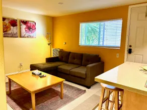 Cozy and Comfortable Guesthouse - Image 2