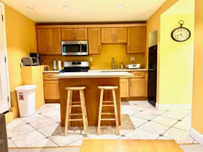Cozy and Comfortable Guesthouse - Image 3