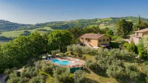 Farmhouse and Pool amid olive grooves| Assisi 20km - Image 2