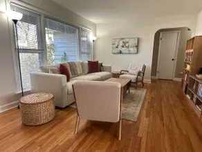 Sunny, spacious home, conveniently located. - Image 2