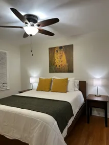 Sunny, spacious home, conveniently located. - Image 5