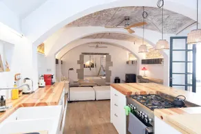 A historic XVI century beach home near Barcelona - Image 5
