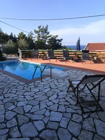 Sarakiniko cottage with private pool - Image 3