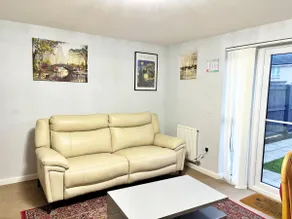 Newbuild - 3 bedrooms, 2 baths,5 mins from airport - Image 5