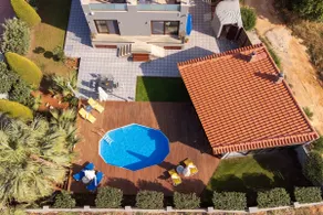 A Cozy Eco Villa by the Sea - Image 2
