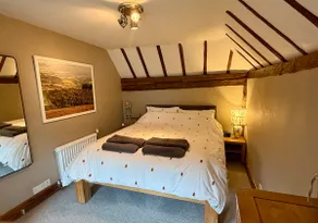 Cosy converted cow shed near Tenterden - Image 3