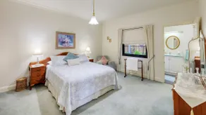 Garden View Apartment - Image 4