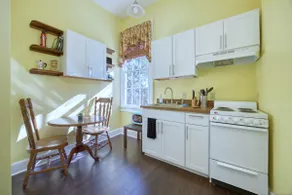 The Dimon Cottage, Suite A - Image 4