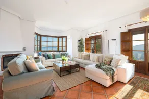 Privat villa til 20 gæster · 9 værelser · Pool og panoramaudsigt - Image 2