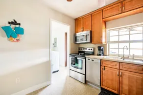 Great, Spacious Home 11 Minutes from MIA! - Image 5