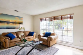 Great, Spacious Home 11 Minutes from MIA! - Image 2