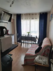 Idleness and cozy nest close to amenities - Image 3