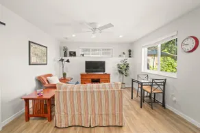 Suite Retreat | 1BD-1BTH Close to Downtown - Image 3
